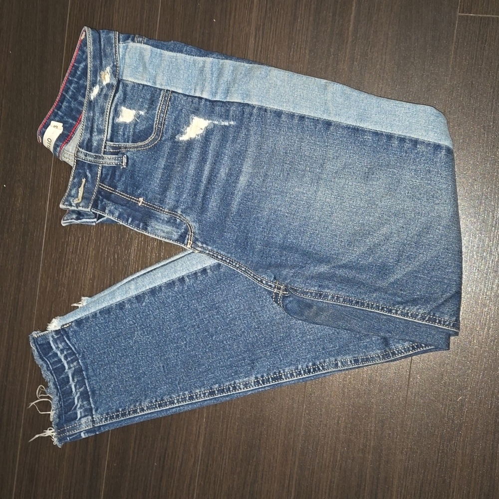 Blue jeans with light blue sides